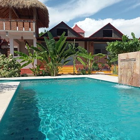 Bungalows Y Cabanas, Las Barracas De La Barra Malucano Luaran gambar