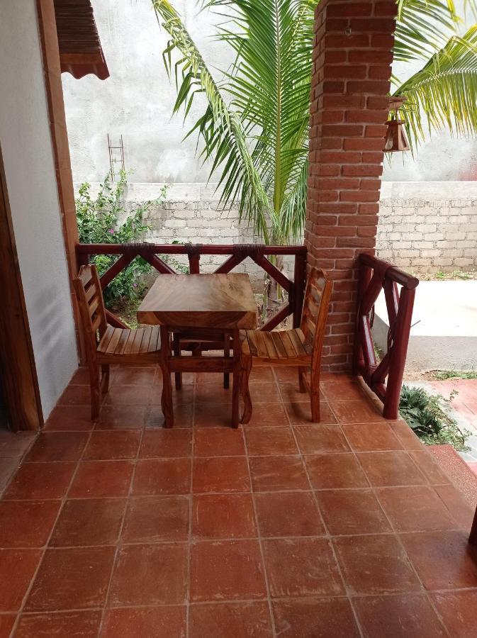 Bungalows Y Cabanas, Las Barracas De La Barra Malucano Luaran gambar