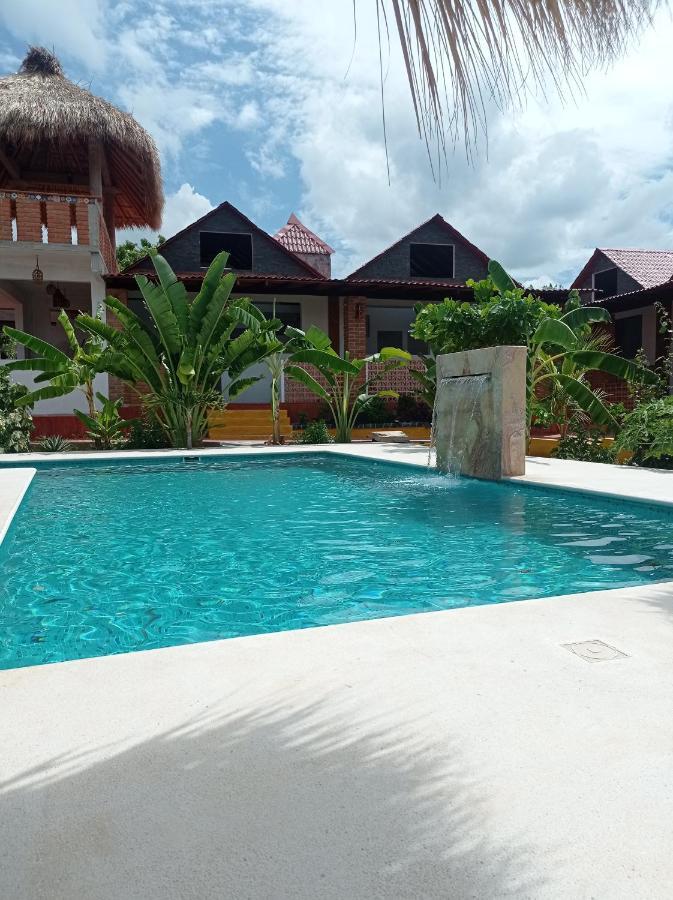 Bungalows Y Cabanas, Las Barracas De La Barra Malucano Luaran gambar