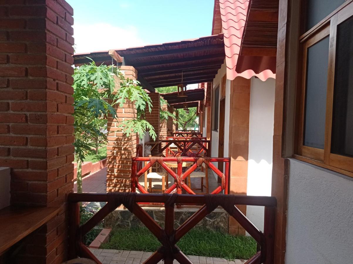Bungalows Y Cabanas, Las Barracas De La Barra Malucano Luaran gambar