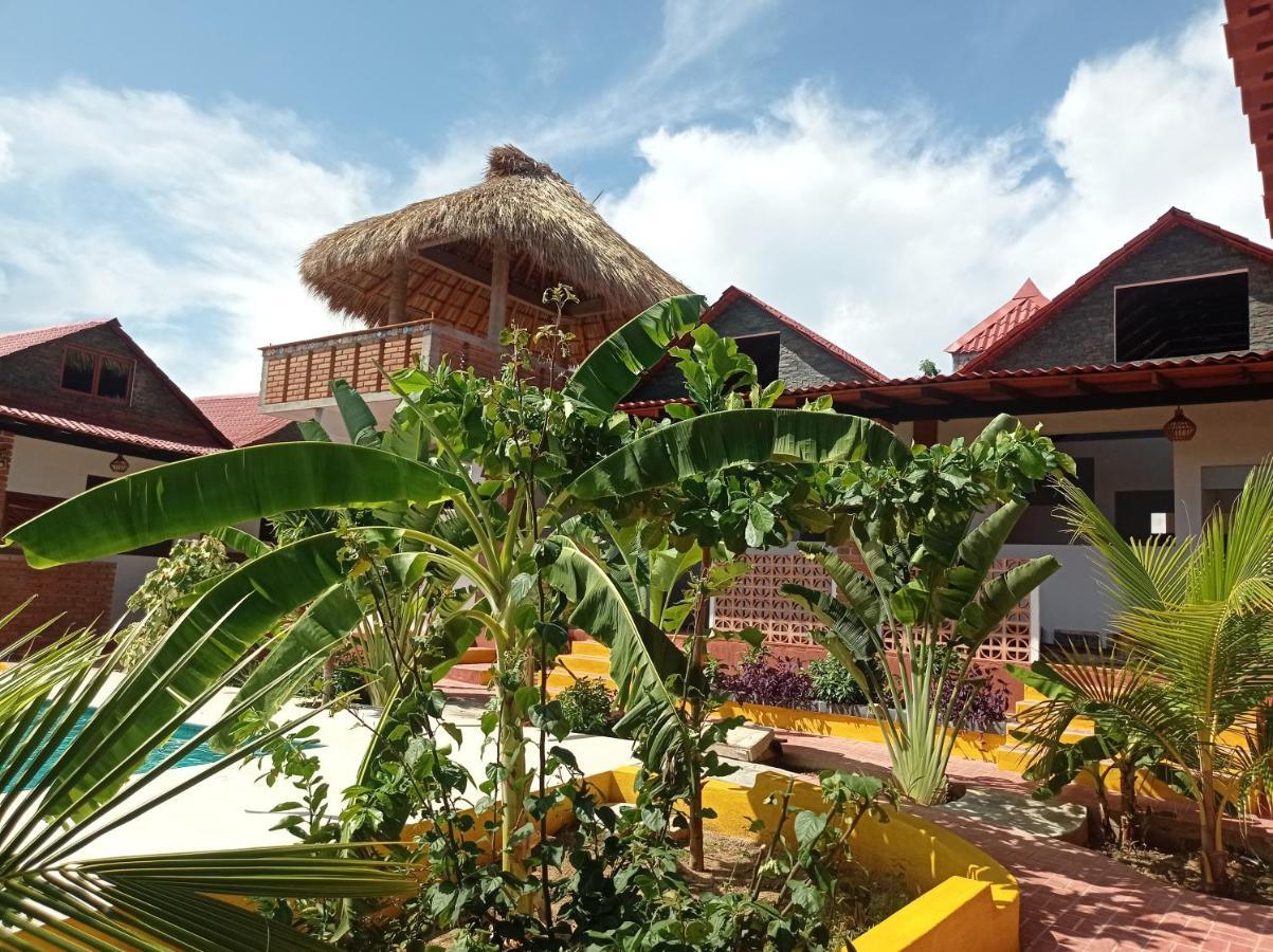 Bungalows Y Cabanas, Las Barracas De La Barra Malucano Luaran gambar