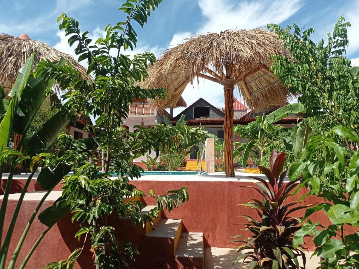 Bungalows Y Cabanas, Las Barracas De La Barra Malucano Luaran gambar