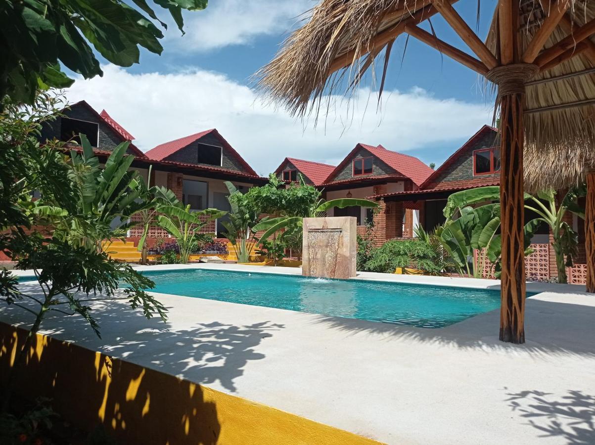 Bungalows Y Cabanas, Las Barracas De La Barra Malucano Luaran gambar